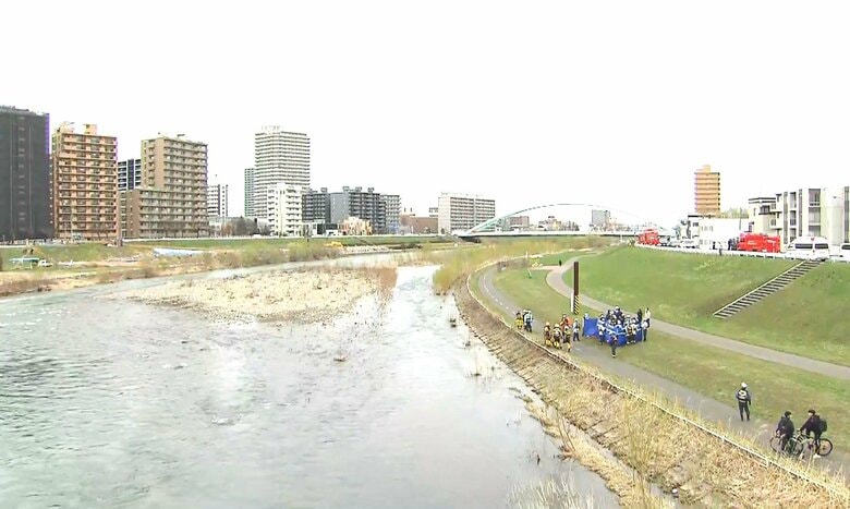 【速報】「川の中央付近に人のようなものが浮いている」豊平川の中州で40代くらいの女性を発見・救助するも死亡確認＜北海道札幌市＞｜FNNプライムオンライン