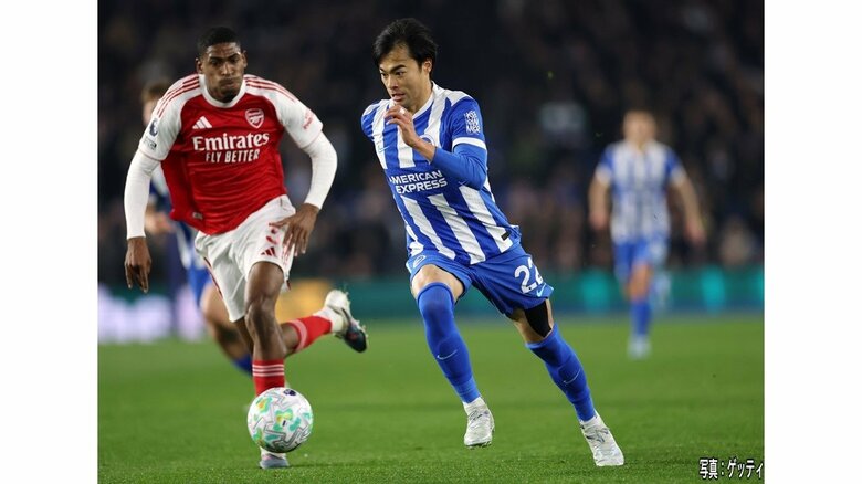 ブライトン三笘薫が負傷で途中交代　相手DFと交錯し左足首ひねる　ヒュルツェラー監督「大きなケガとは考えていない」｜FNNプライムオンライン
