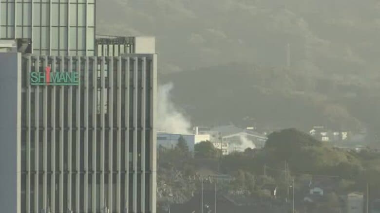 【速報】松江市で火災…住宅地から白煙あがる　現場はJR乃木駅近くとの情報（島根）｜FNNプライムオンライン