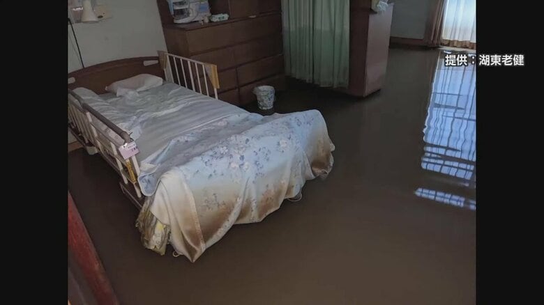 大雨で膝上まで浸水の高齢者施設 入所者は2時間半で避難！市町村の垣根越えた連携ネットワーク【秋田発】｜FNNプライムオンライン