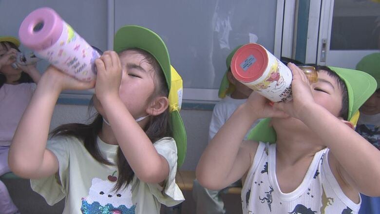 「真夏並みの暑さ」保育園では熱中症対策しながら運動会　松本は35℃の猛暑日予想　長野33℃　諏訪、飯田31℃　軽井沢30℃　各地で平年を7℃から11℃上回る暑さに｜FNNプライムオンライン