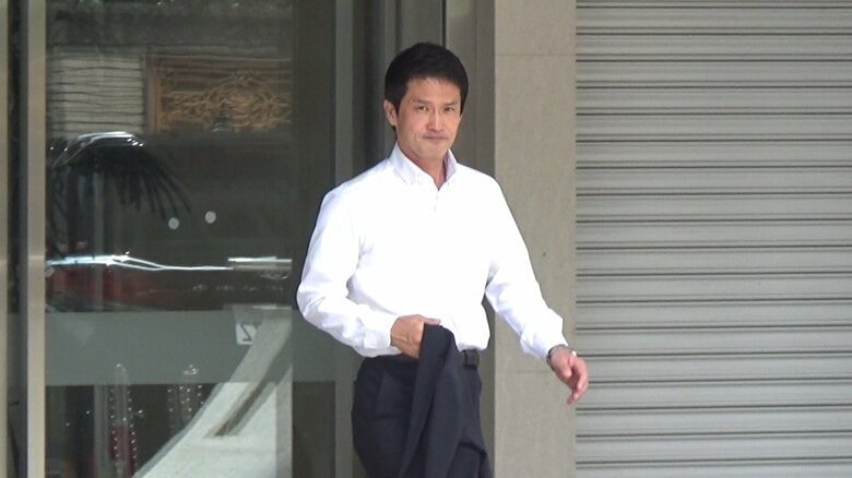 産別本部を出てくる中道・小川代表　6月24日