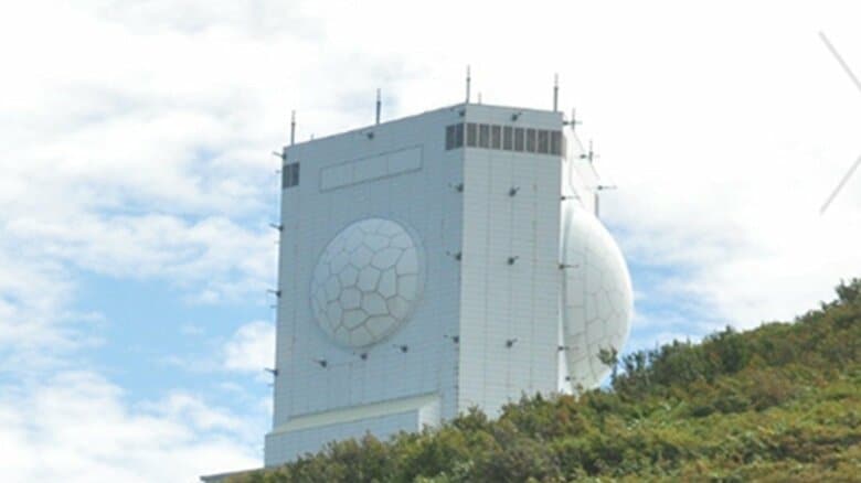 航空自衛隊「J／FPS－5レーダー」（佐渡分屯基地HPより）