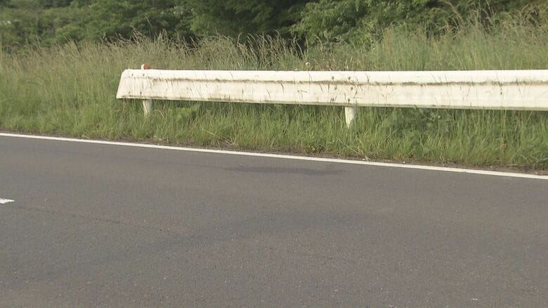 車が止まっていたと場所には　車から漏れ出たオイルとみられる跡がまだ残っていた