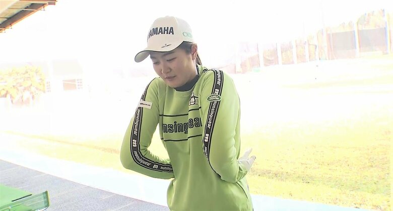 大きなひねりを生む柔軟な肩関節