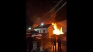 空き家と店舗兼住宅2棟を全焼…火元の男性がやけど 秋田・仙北市