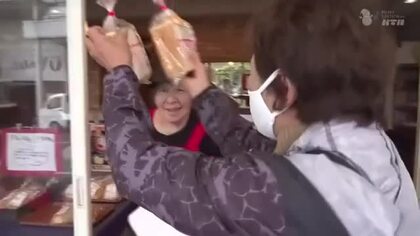 大声でPRすれば100円に！島イチの商店街で「100円商店街」の催し 助成金を活用し活気呼び込む