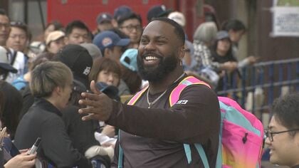 【ファイターズ】レイエス満を持してチームに合流！球場内驚愕！初フリーで場外弾4発も「時差ボケで眠れなかった・・」「今年は50本！」