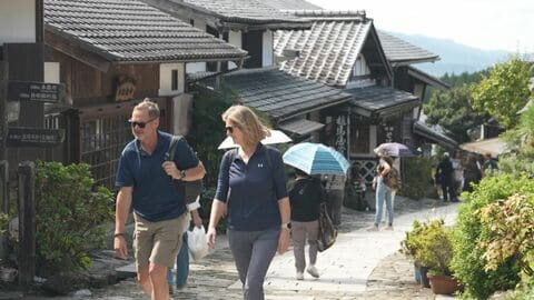 世界的旅行雑誌でTOP25に選出…国内外からの旅人を迎える『馬籠宿』伝統的な街並みを守る“桶”の役割