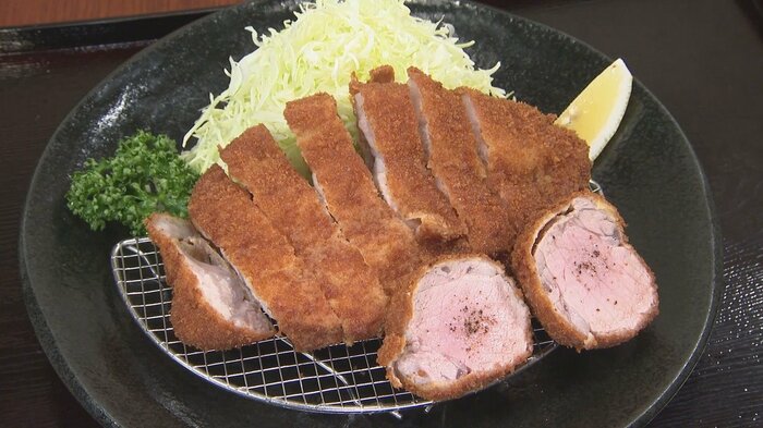 「とんかつ専門店 かつ坊」のロースとヒレのミックスかつ定食(3600円)