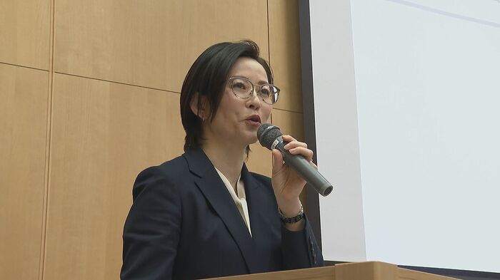 講師