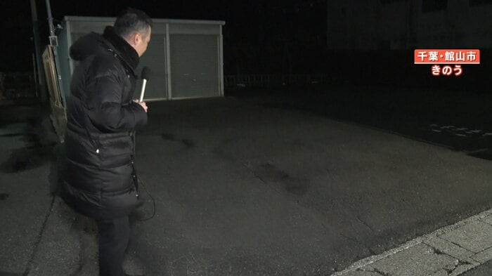 被害者が倒れていたという現場 血の跡が今も残されている)