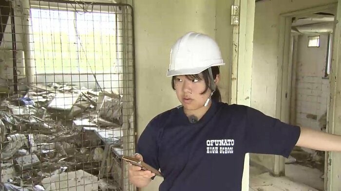 米沢多恵さん・15歳（米沢商会ビル内で）