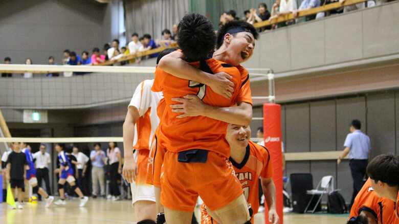 【中学バレー男子】札幌大谷中が早来アクティブにストレート勝ちで6連覇達成!平本監督、「今日まで子どもたちと一緒に頑張ってきた」――北海道中体連|FNNプライムオンライン
