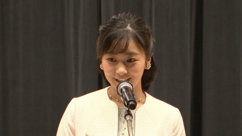 佳子さまは、式典で、緑化活動に貢献している人たちに対して感謝の言葉を述べられた。