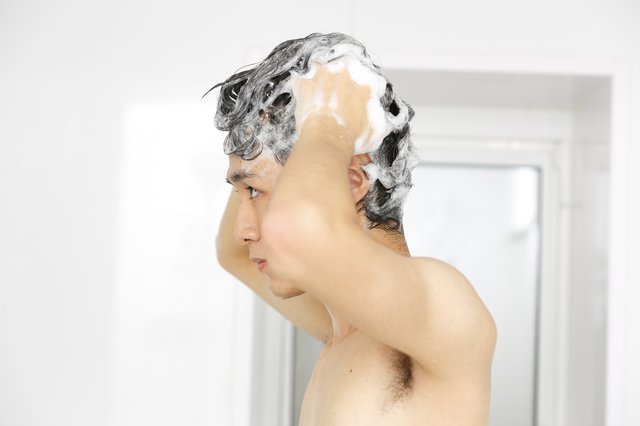 在宅勤務でシャンプー頻度が下がった男性は4分の1以上存在!シャンプー頻度の低下はニオイと脂・べたつきの原因に!?