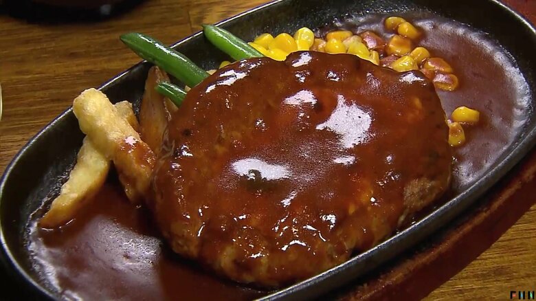 「キッチン谷沢」のデミグラスソースがたっぷりかかった手ごねハンバーグと光り輝くご飯（東京・西早稲田）⑦