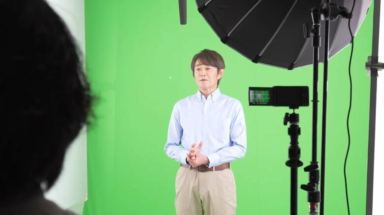 様々な表情を収録