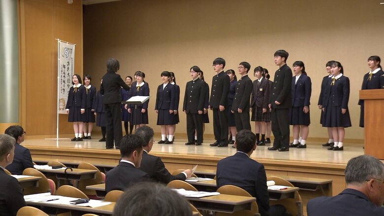 『あきた総文2026』のイメージソングを披露する合同合唱団