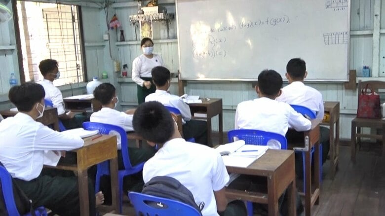 ミャンマーでは1年あまり閉鎖していた公立学校が一斉に再開
