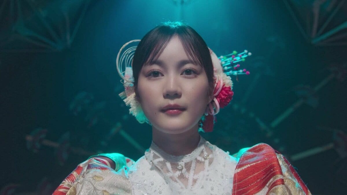 生田絵梨花 全長6メートルの超ド派手衣装で登場「すごく年末年始