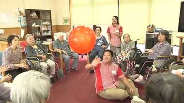 Graying Japan Needs Foreign Caregivers, but Language Barrier Poses Challenge