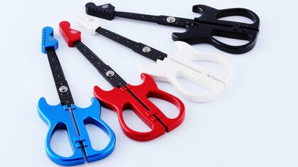 音楽好きには堪らない? ギターを再現したハサミが登場…“刃物のまち”が作った文房具の切り心地を聞いた