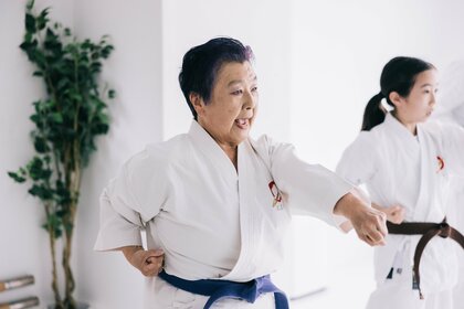 3月8日は国際女性デー「シニア女性」が登場する広告ビジュアルは全体の 5.3% 消費者の共感を得られるビジュアル表現を解説