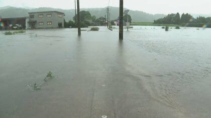 2人が意識不明で搬送 水没した車内で80代女性を発見 富山県内2地点で