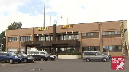 女子高生くらいの女性に興味あった 立体駐車場の車内で 17