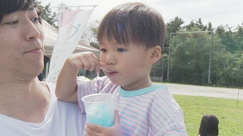 秋の大型連休2日目各地で賑わい 炭酸を閉じ込めた“ロックアイス”に舌鼓＆凧合戦で子どもたちが熱い戦い　新潟
