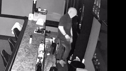 アメリカ軍岩国基地所属の海兵隊員2人を書類送検　飲食店に侵入しレジから現金盗んだ疑い　繰り返し窃盗か　福岡市