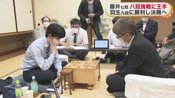 王座への挑戦権をかけたトーナメントの、準決勝が行われた(東京・将棋会館 28日)