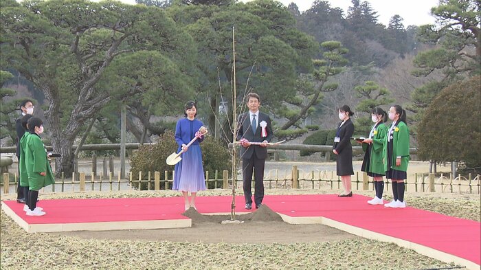 偕楽園で植樹式に出席された佳子さま(16日 茨城・水戸市)