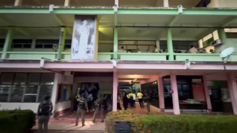 タイ南部の学校で銃撃事件　校長や生徒3人けが｜FNNプライムオンライン