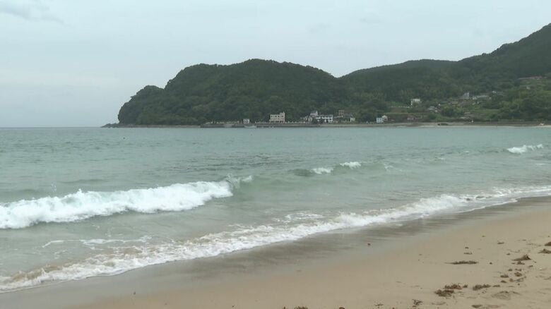 砂浜から海へ飛び込んだ後に…海水浴場で46歳会社員の男性が溺れて死亡 知人女性と2人で海水浴に訪れる｜FNNプライムオンライン