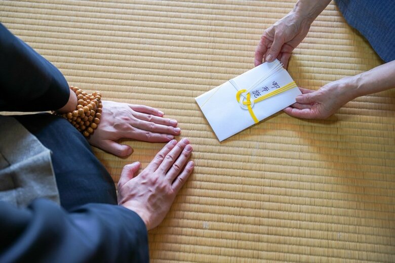 檀家をやめた理由1位は「お寺が遠方でお参りや管理が大変」39.00％｜離檀料は「5万～10万円未満」32.00％、離檀経験者の97.00％が「後悔はない」と回答【わたしたちの墓じまい】