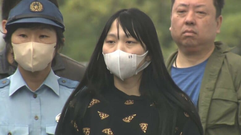妻の真衣容疑者（25）