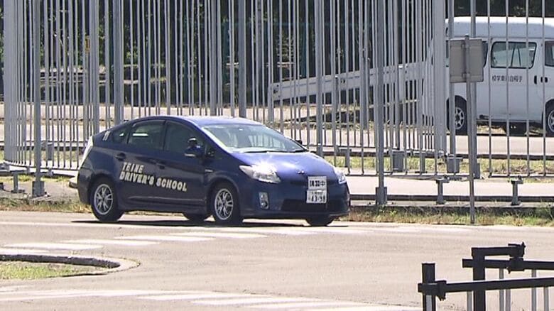 停止線を過ぎて停車