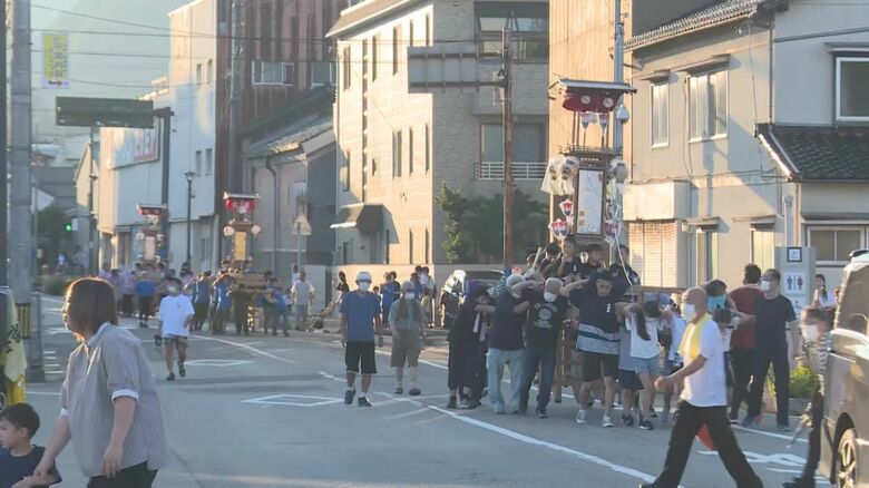 子供がミニキリコを担ぐ祭も復活