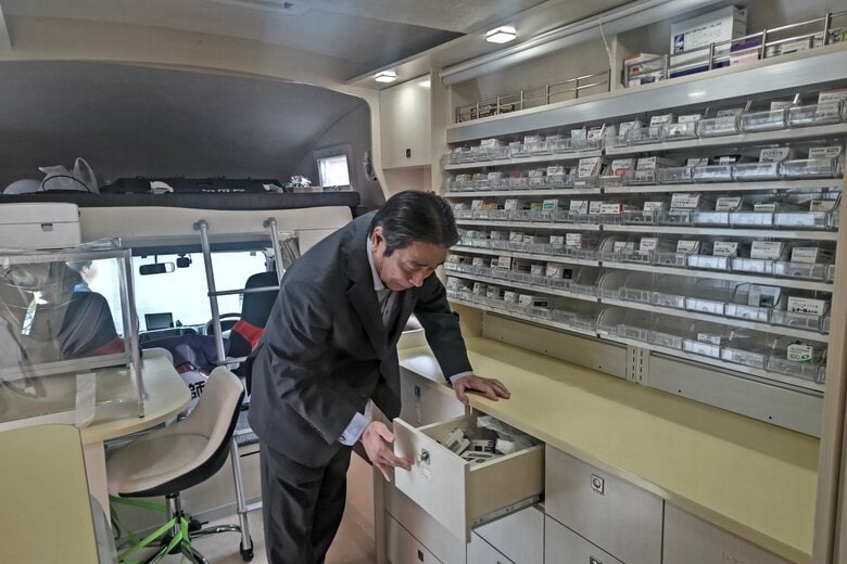 モバイルファーマーシーの車内