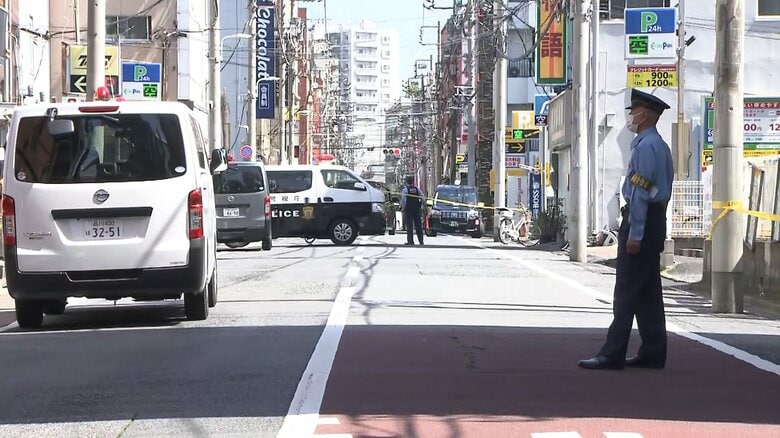 今井容疑者、女性を刺した後、自らの腹をサバイバルナイフで刺したという。