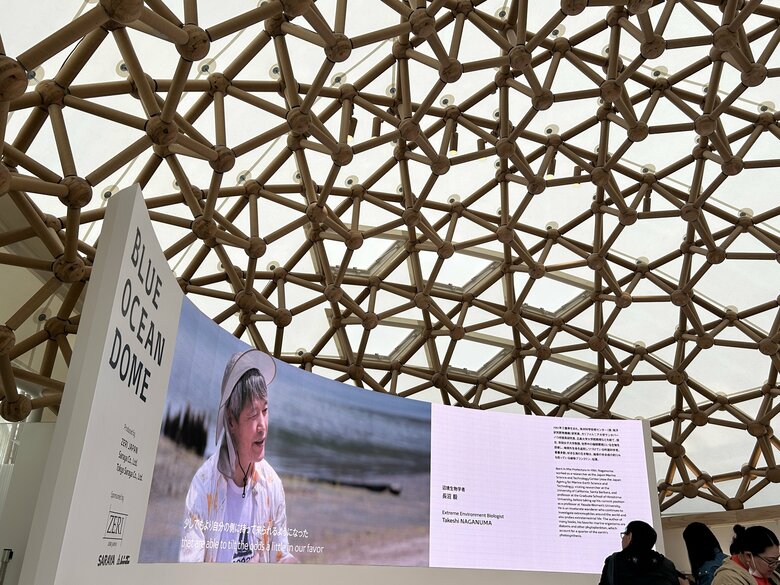 坂さんの代名詞・紙管のドーム