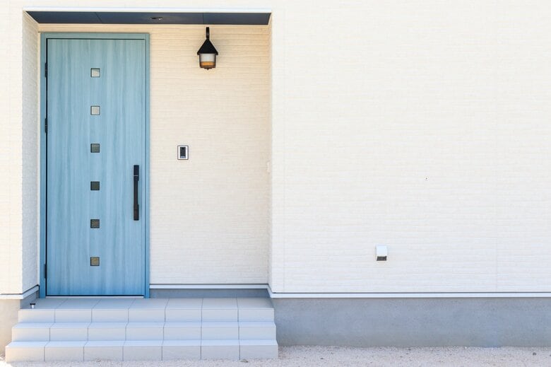 家の周りに隠れ場所がないのが理想（イメージ）