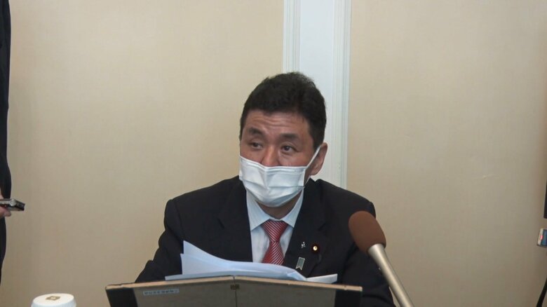 会談後、記者団の取材に応じる岸防衛相