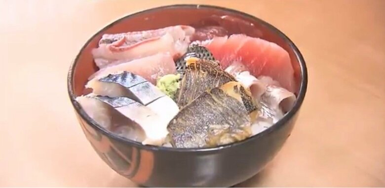 宇田さんは天野さんならどうしたか想像して海鮮丼を作った