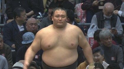 朝乃山は3連勝で4勝目！ 落ち着いた相撲で獅司を押し出し【大相撲春場所 6日目】