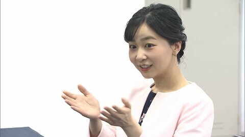 佳子さまが浜松市をご訪問　桜があしらわれた紺色のワンピースに桜色のノーカラージャケット　春らしい装いで外国にルーツを持つ若者と懇談　南米の方々との交流に強い関心