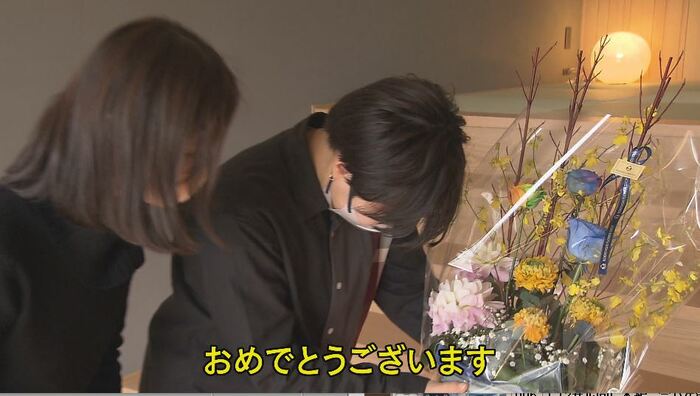 花束をプレゼント