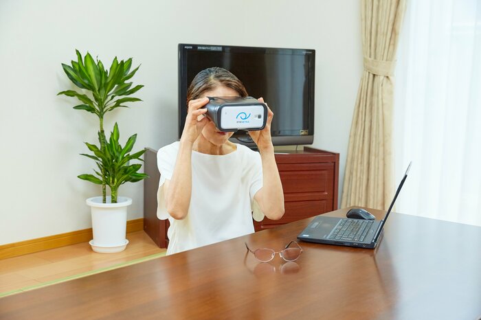 視力検査中のイメージ